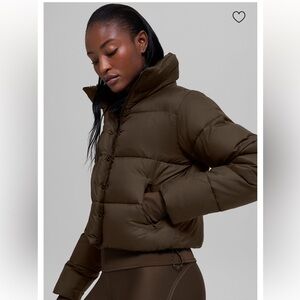 ALO Yoga Women’s Cropped Puffer Jacket - Dark Brown